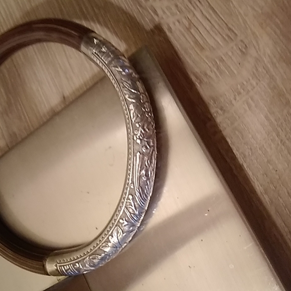 Bracelets - Picture 5 of 8